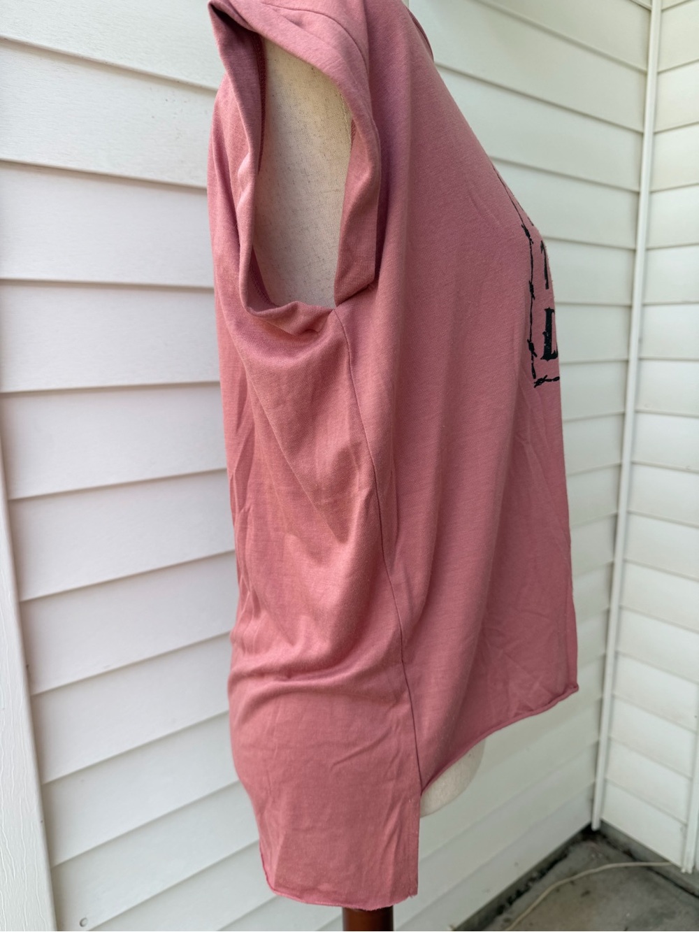 Harley Davidson Womens Dusty Rose Pink Graphic Tee Shirt Muscle Raw Hem Size M - Picture 3 of 5